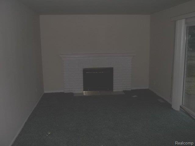 34690 Devonshire Road New Baltimore, MI 48047 - Photo 11 of 12 family rm.JPG