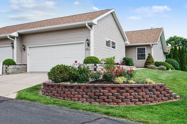 $345,300 | 5530 Ivy Drive, Unit 3, Stevensville, MI 49127