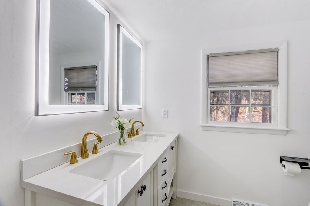 42 Patten Road Westford, MA 01886 - Photo 17 of 27 Gallery Image 17