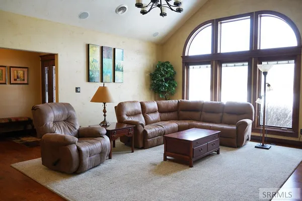 $2,100,000 | 3-5 Capt Billy Boogie Way, Carmen, ID 83462