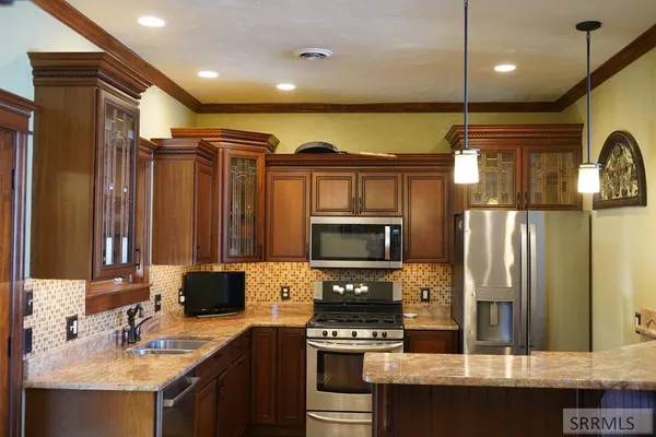 $2,100,000 | 3-5 Capt Billy Boogie Way, Carmen, ID 83462