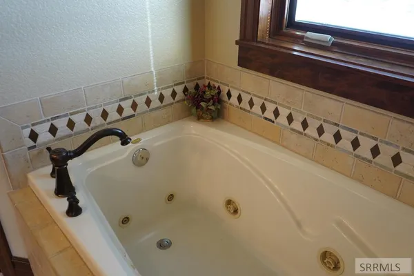 $2,100,000 | 3-5 Capt Billy Boogie Way, Carmen, ID 83462