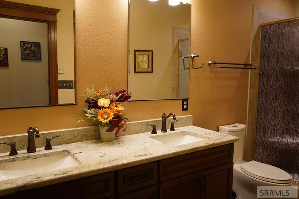 $2,100,000 | 3-5 Capt Billy Boogie Way, Carmen, ID 83462