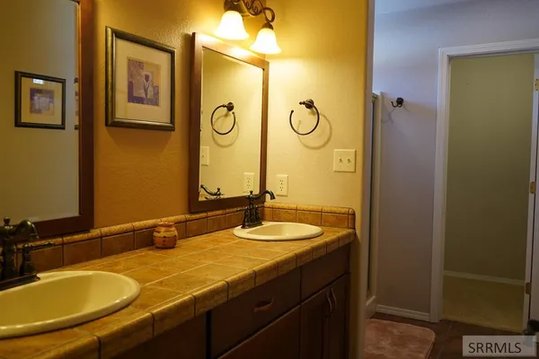 $2,100,000 | 3-5 Capt Billy Boogie Way, Carmen, ID 83462