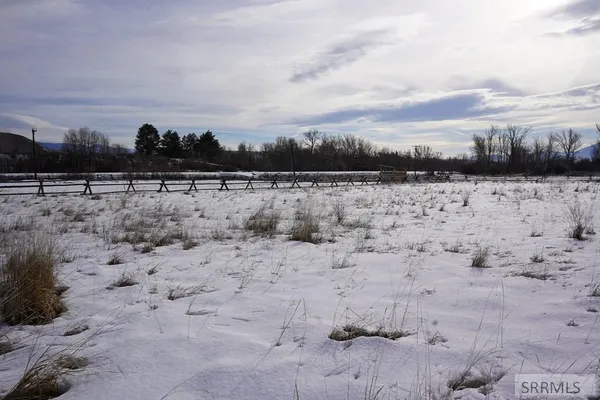 $2,100,000 | 3-5 Capt Billy Boogie Way, Carmen, ID 83462