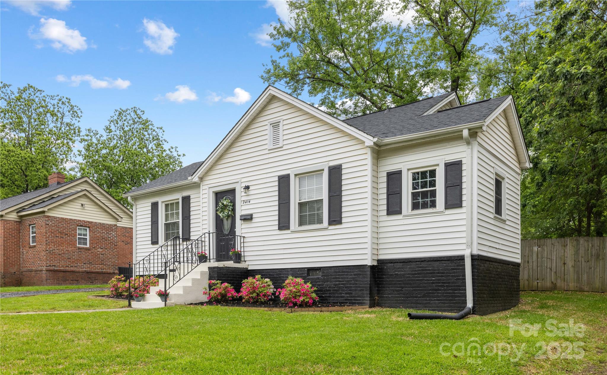 2414 Remount Road Charlotte, NC 28208 - Photo 3 of 22 Gallery Image 3