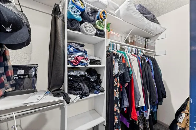 $184,900 | 1322 Southeast Lexington Avenue, Lee's Summit, MO 64081