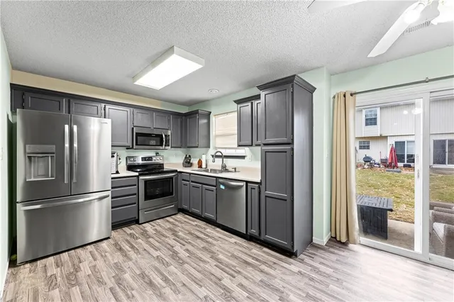 $184,900 | 1322 Southeast Lexington Avenue, Lee's Summit, MO 64081