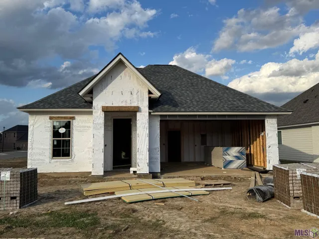 $318,240 | 10435 Highpoint Drive, Denham Springs, LA 70706