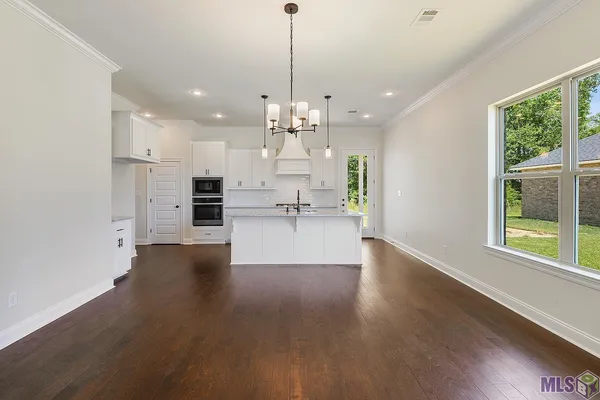 $318,240 | 10435 Highpoint Drive, Denham Springs, LA 70706