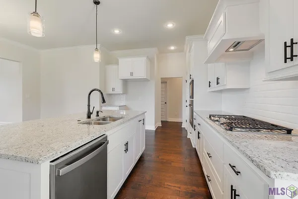 $318,240 | 10435 Highpoint Drive, Denham Springs, LA 70706