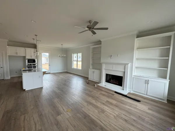 $318,240 | 10435 Highpoint Drive, Denham Springs, LA 70706