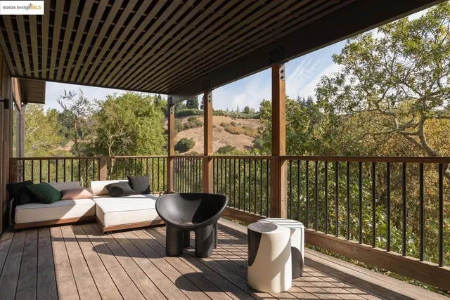 a picture of a painting