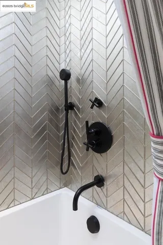 a very nice looking room with many windows