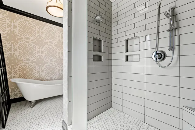 $1,849,000 | 13341 Leesburg Road, Fort Wayne, IN 46818