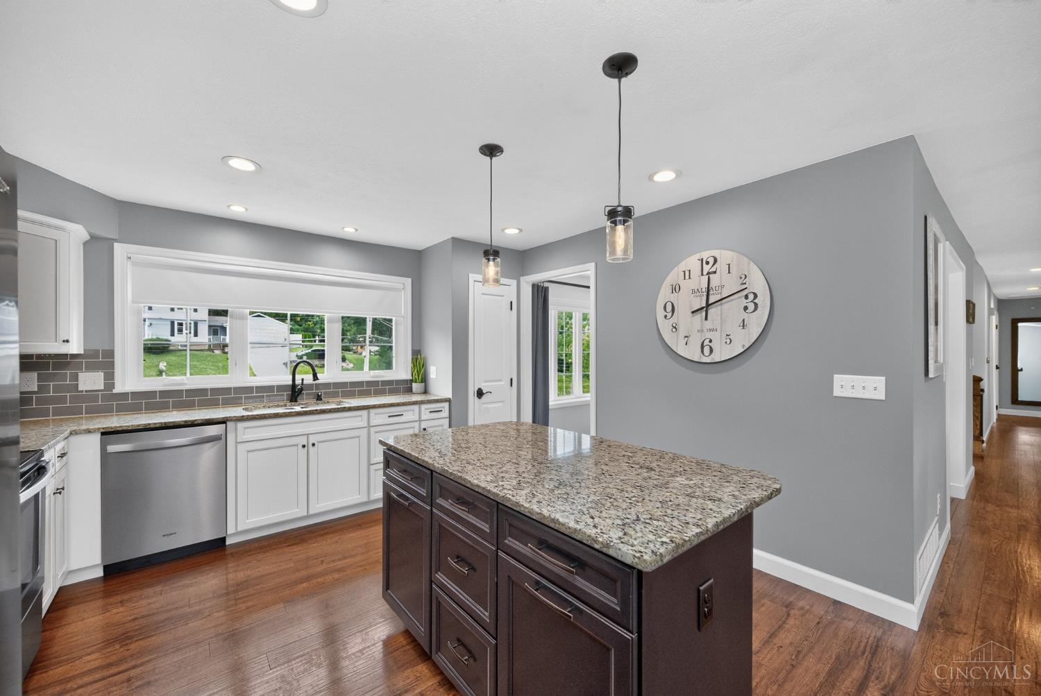 5467 Race Road Cincinnati, OH 45247 - Photo 10 of 59