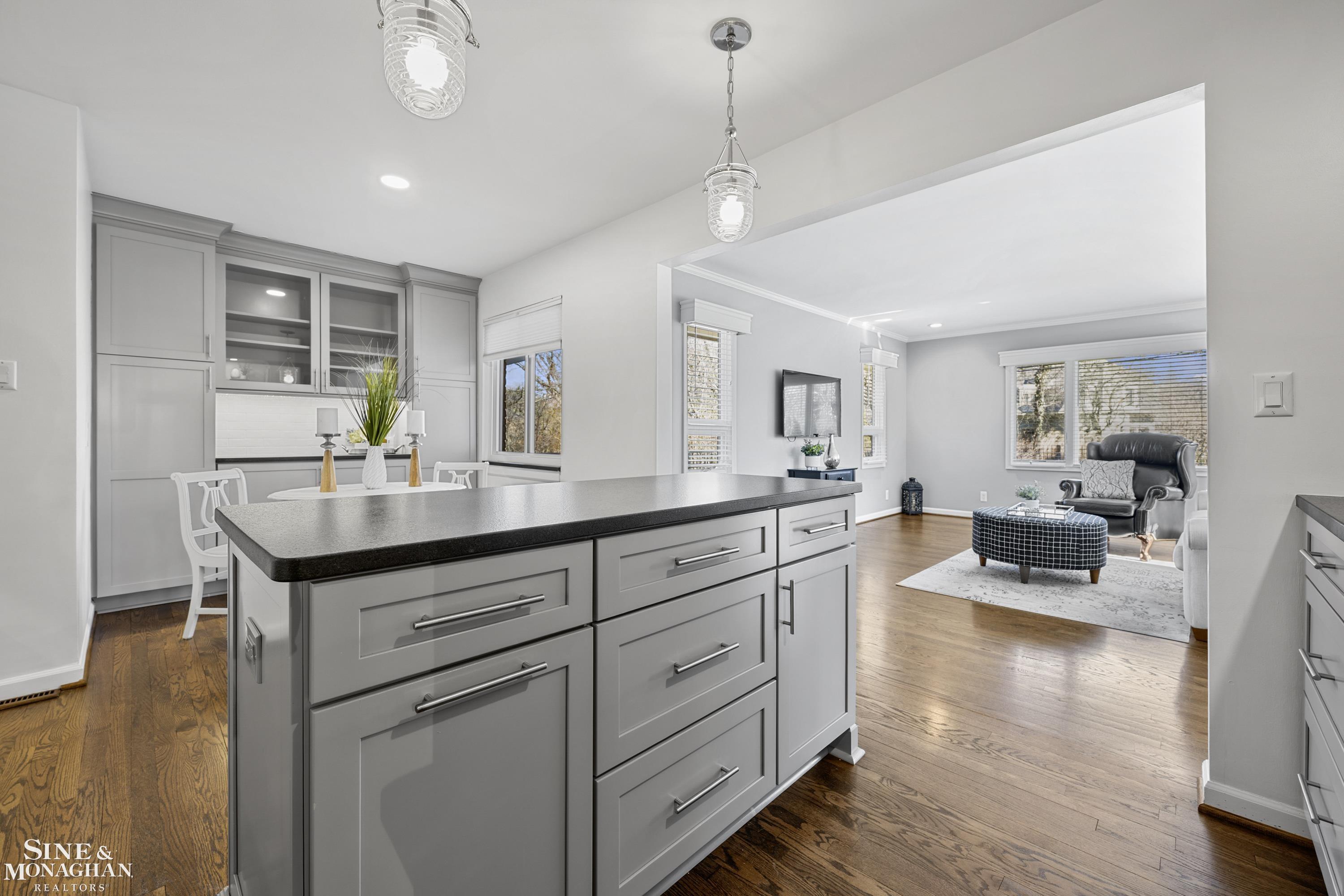 520 Roslyn Road Grosse Pointe Woods, MI 48236 - Photo 21 of 55