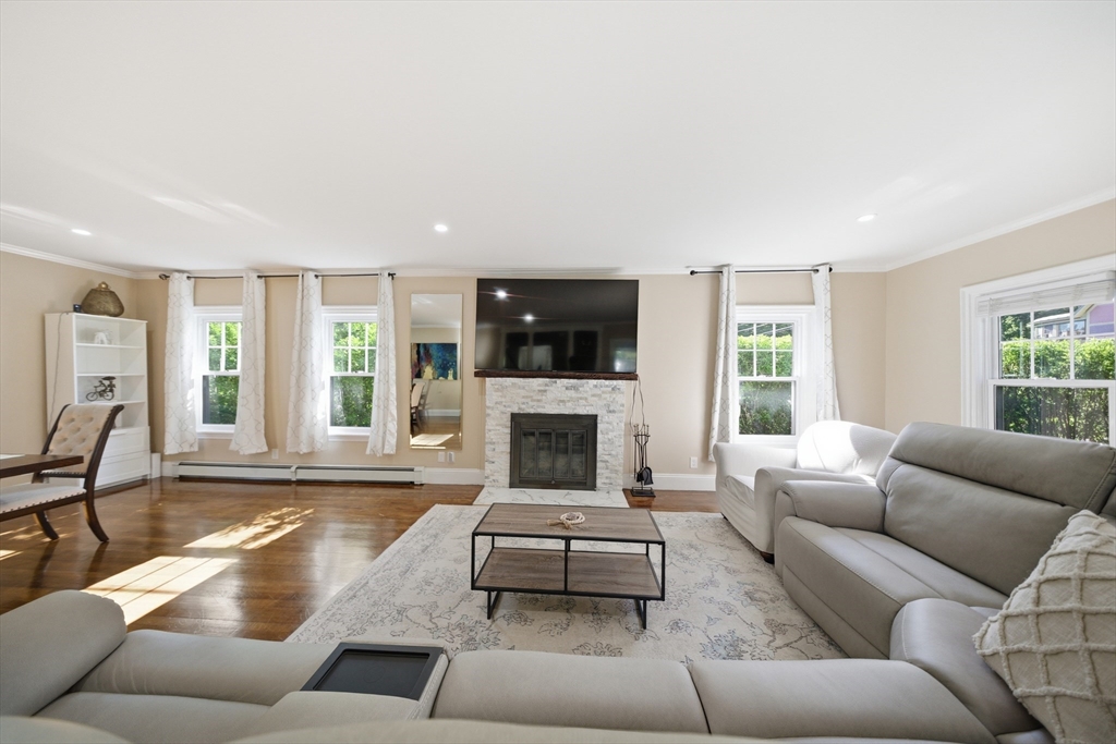 131 Pearl Street Gardner, MA 01440 - Photo 7 of 41