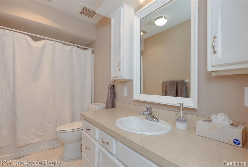 9697 Townley Road Fenton, MI 48430 - Photo 26 of 36