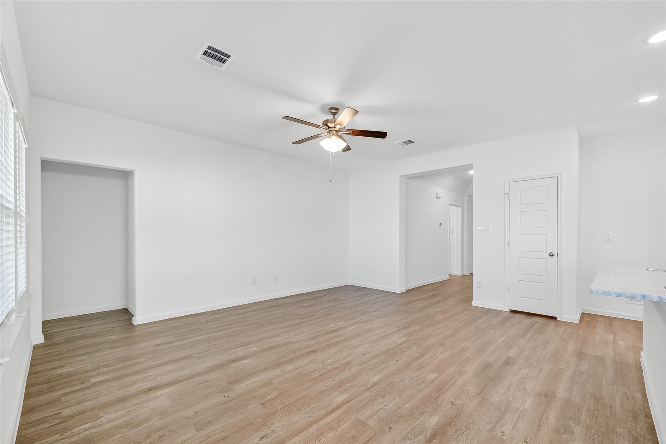 2118 Spring Hollow Drive Baytown, TX 77521 - Photo 8 of 41