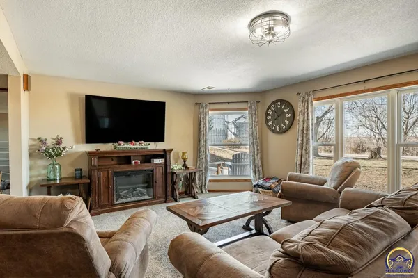 $259,000 | 422 Western Street, Onaga, KS 66521