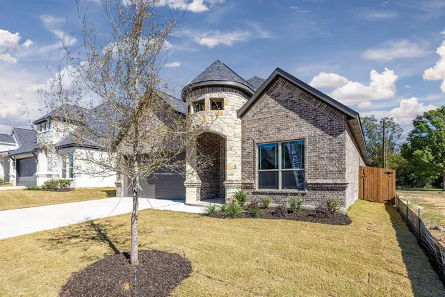 $498,000 | 902 Boston Ln River, River Oaks, TX 76114