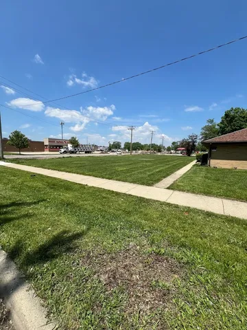 $14,900 | 3298 7th Street, Park City, IL 60085