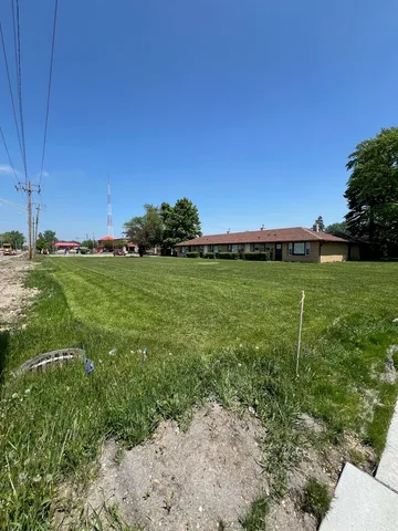 $14,900 | 3298 7th Street, Park City, IL 60085