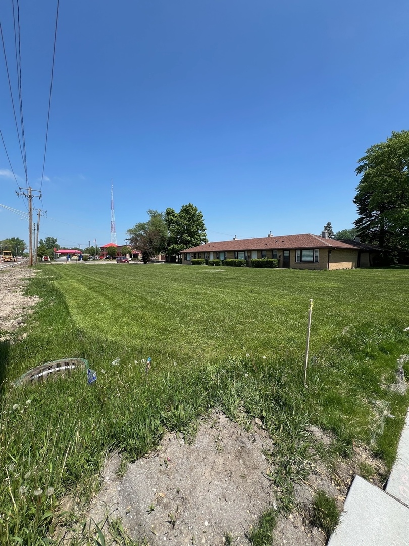 3298 7th Street Park City, IL 60085 - Photo 2 of 4