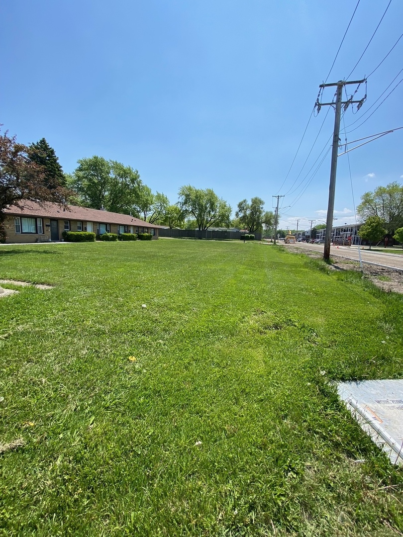 3298 7th Street Park City, IL 60085 - Photo 3 of 4