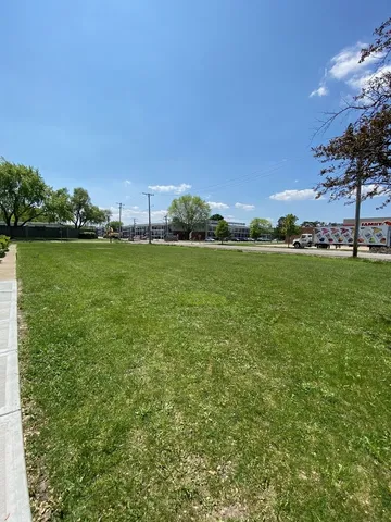 $14,900 | 3298 7th Street, Park City, IL 60085