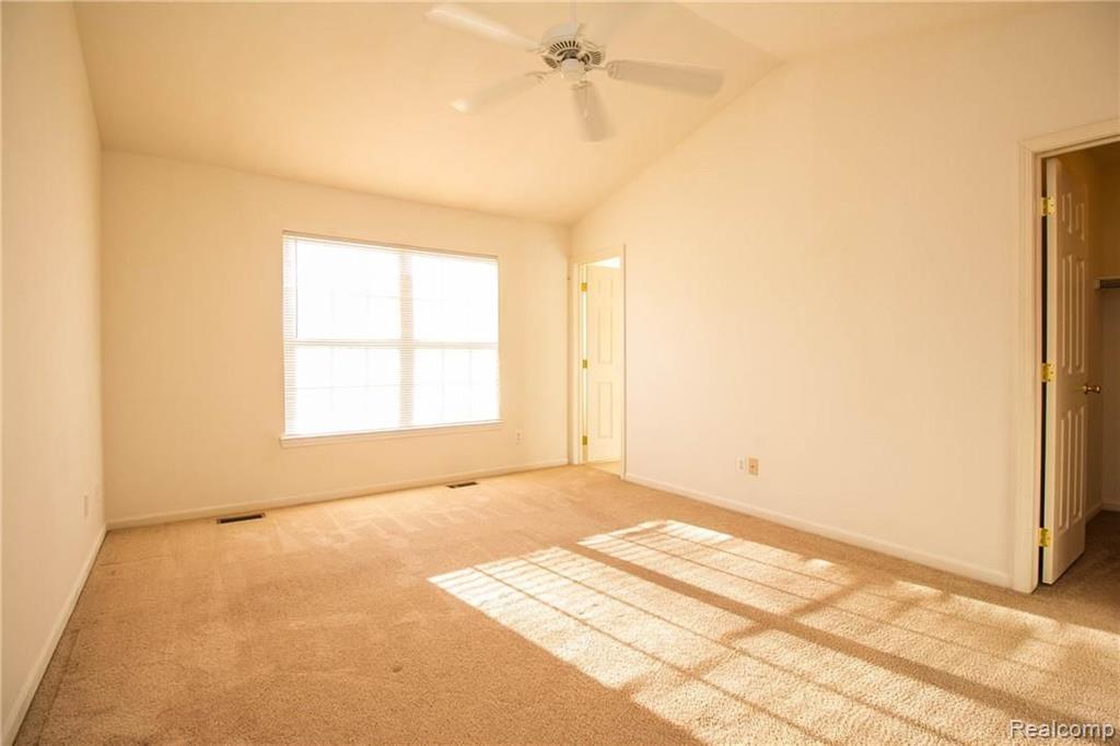 11794 Farmington Road, Unit 90 Livonia, MI 48150 - Photo 13 of 31