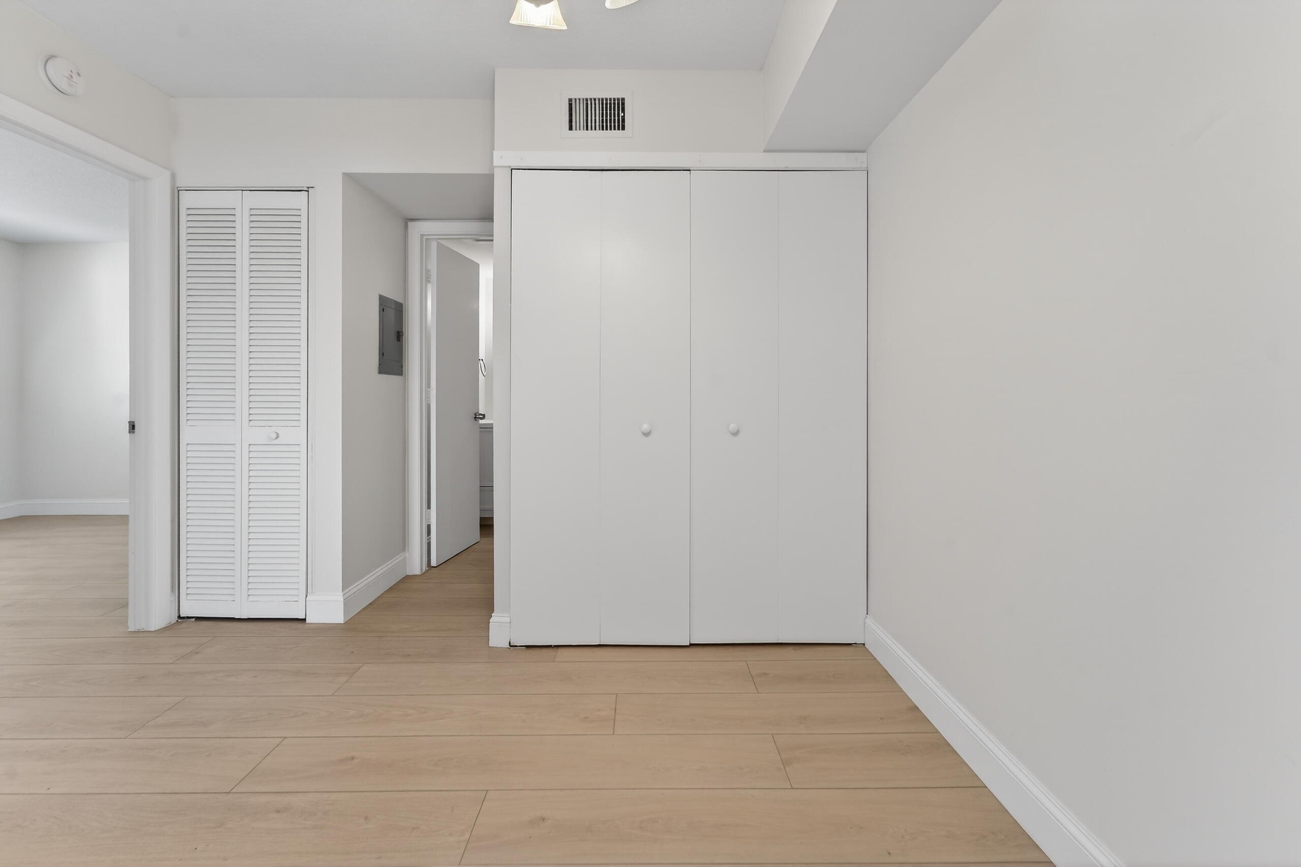 6392 Chasewood Drive, Unit B Jupiter, FL 33458 - Photo 15 of 34 121625-83