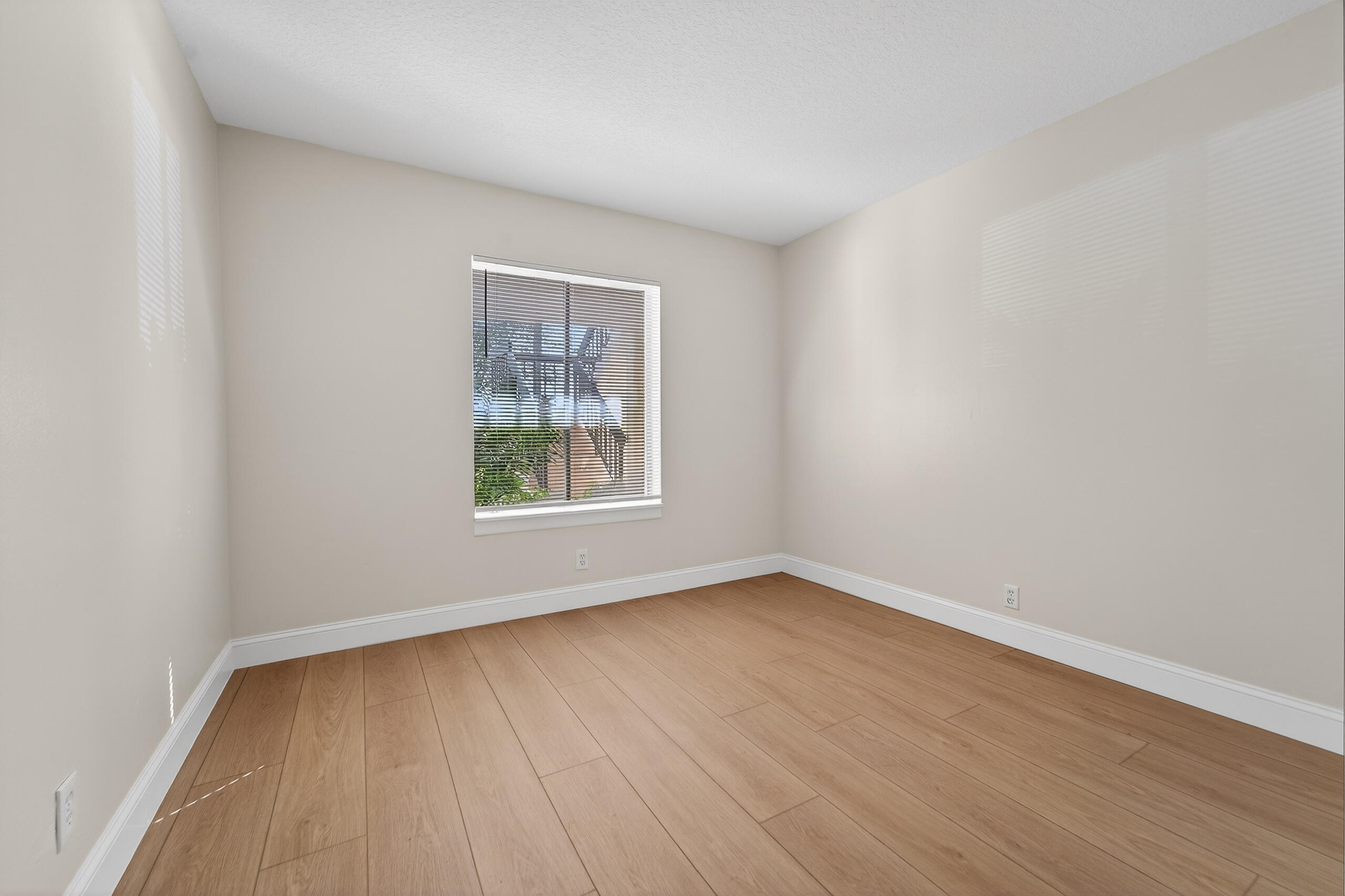 6392 Chasewood Drive, Unit B Jupiter, FL 33458 - Photo 17 of 34 121625-95