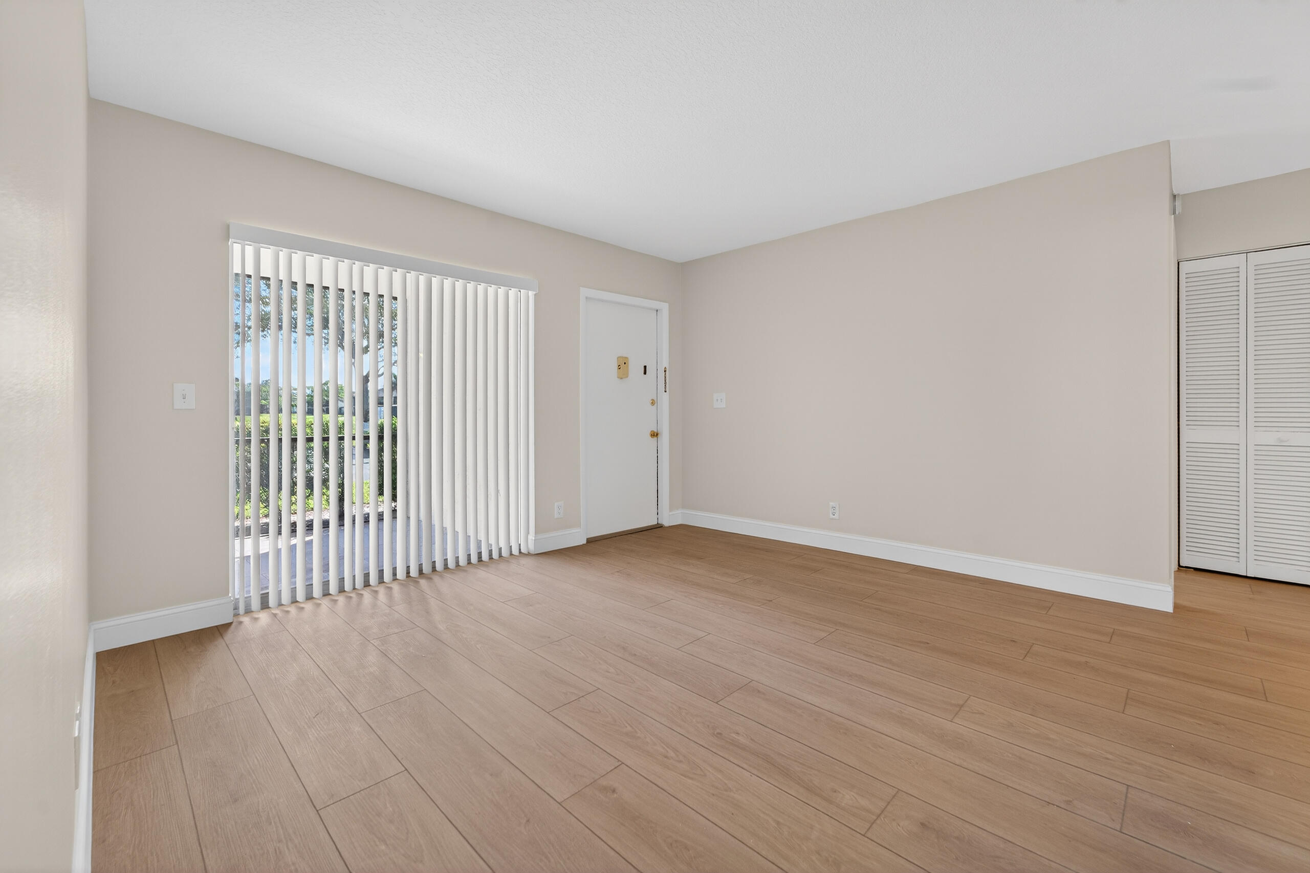 6392 Chasewood Drive, Unit B Jupiter, FL 33458 - Photo 2 of 34 121625-6