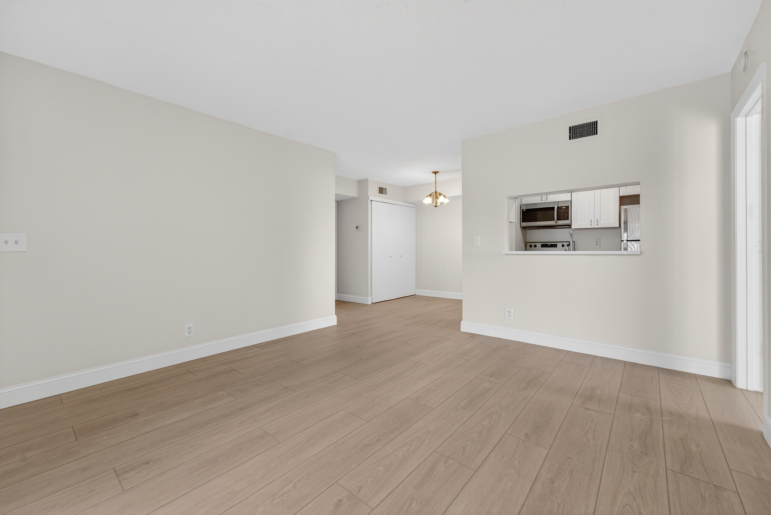 6392 Chasewood Drive, Unit B Jupiter, FL 33458 - Photo 9 of 34 121625-55