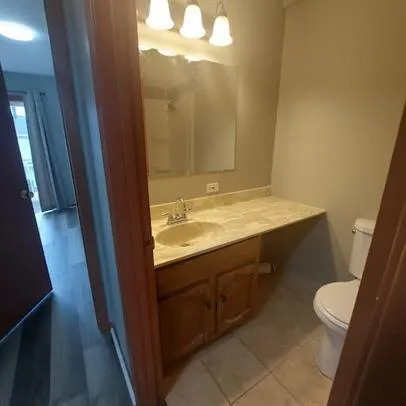 $1,750 | 363 Meadow Green Lane, Unit 363, Round Lake Beach, IL 60073