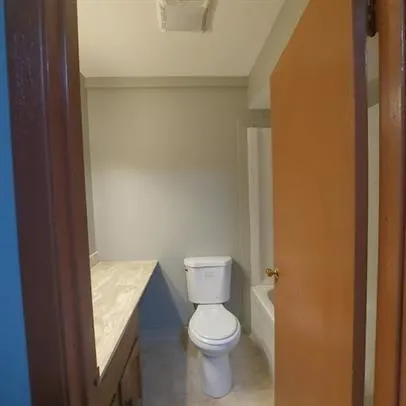 $1,750 | 363 Meadow Green Lane, Unit 363, Round Lake Beach, IL 60073