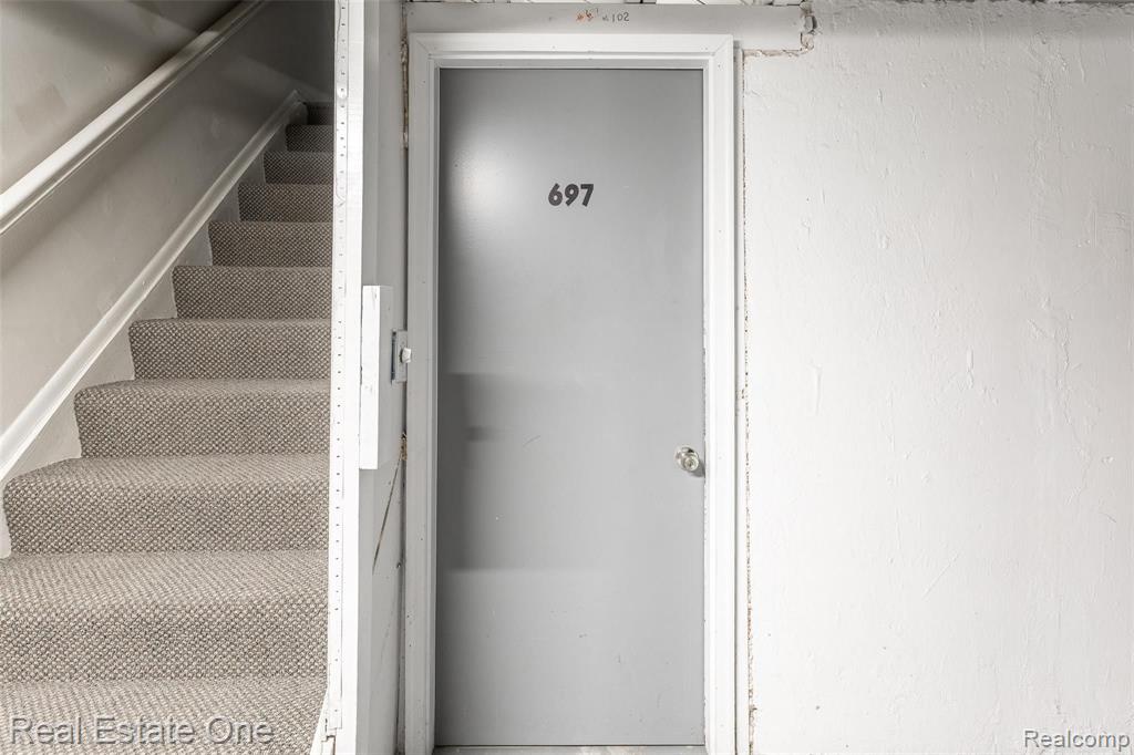 697 West Maple Road, Unit 31 Clawson, MI 48017 - Photo 15 of 20
