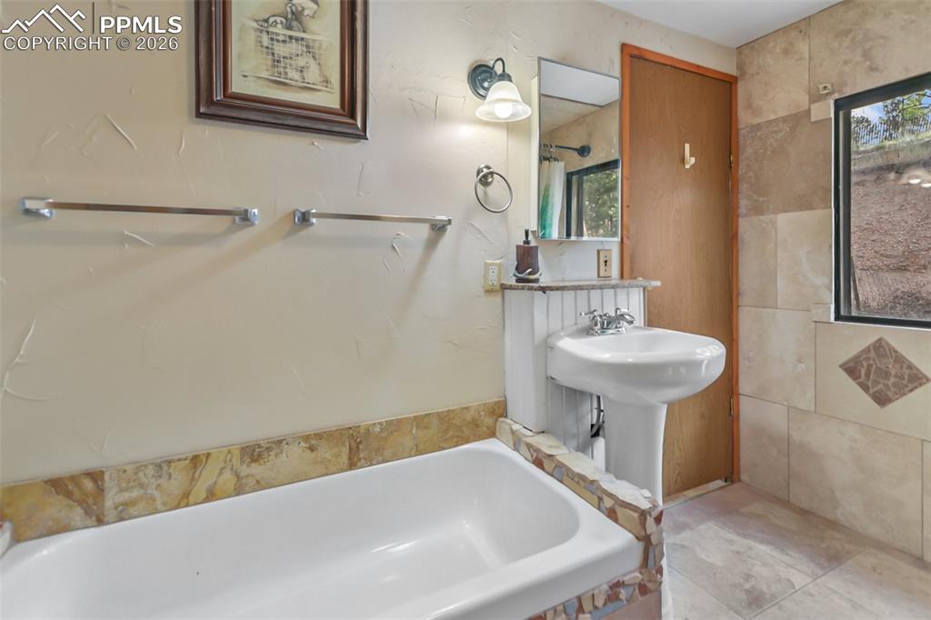 410 Rangeview Road Divide, CO 80814 - Photo 9 of 23