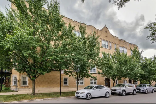 $159,900 | 2533 West Berwyn Avenue, Unit G, Chicago, IL 60625