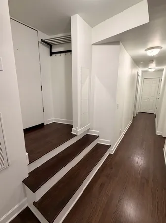 $159,900 | 2533 West Berwyn Avenue, Unit G, Chicago, IL 60625