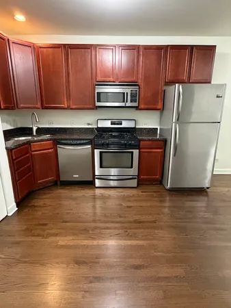 $159,900 | 2533 West Berwyn Avenue, Unit G, Chicago, IL 60625