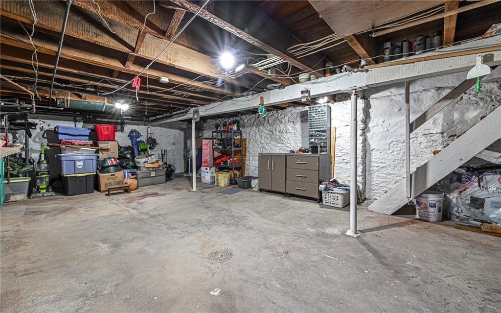 164 45th Street Pittsburgh, PA 15201 - Photo 41 of 47 a view of garage