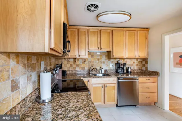 $4,850 | 4706 8th Road South, Arlington, VA 22204