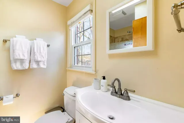 $4,850 | 4706 8th Road South, Arlington, VA 22204