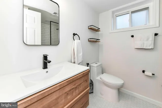 $4,850 | 4706 8th Road South, Arlington, VA 22204