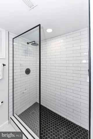 $4,850 | 4706 8th Road South, Arlington, VA 22204