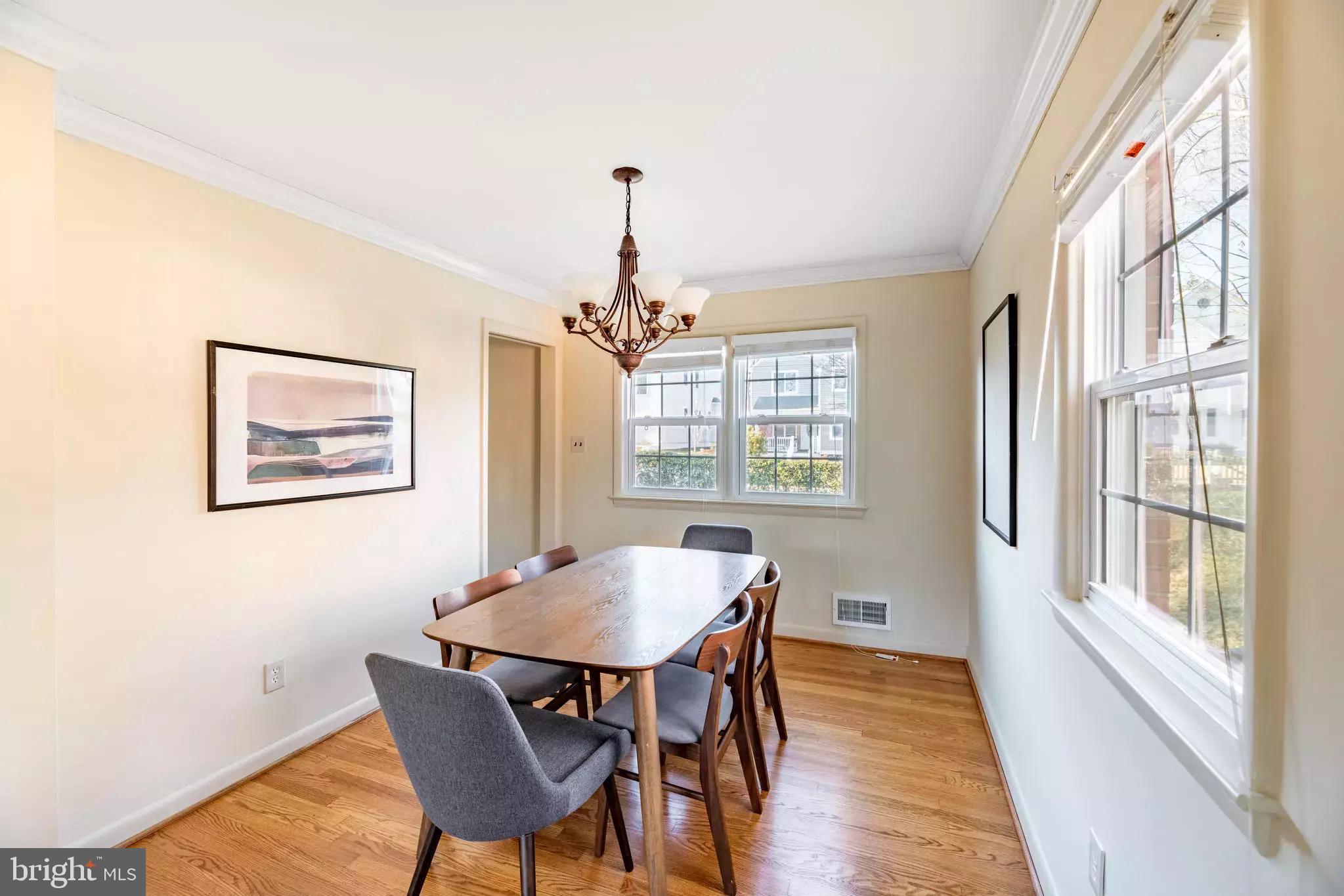 4706 8th Road South Arlington, VA 22204 - Photo 5 of 37