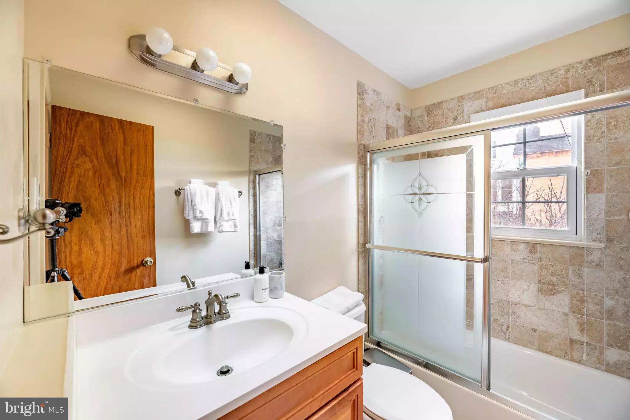 4706 8th Road South Arlington, VA 22204 - Photo 9 of 37